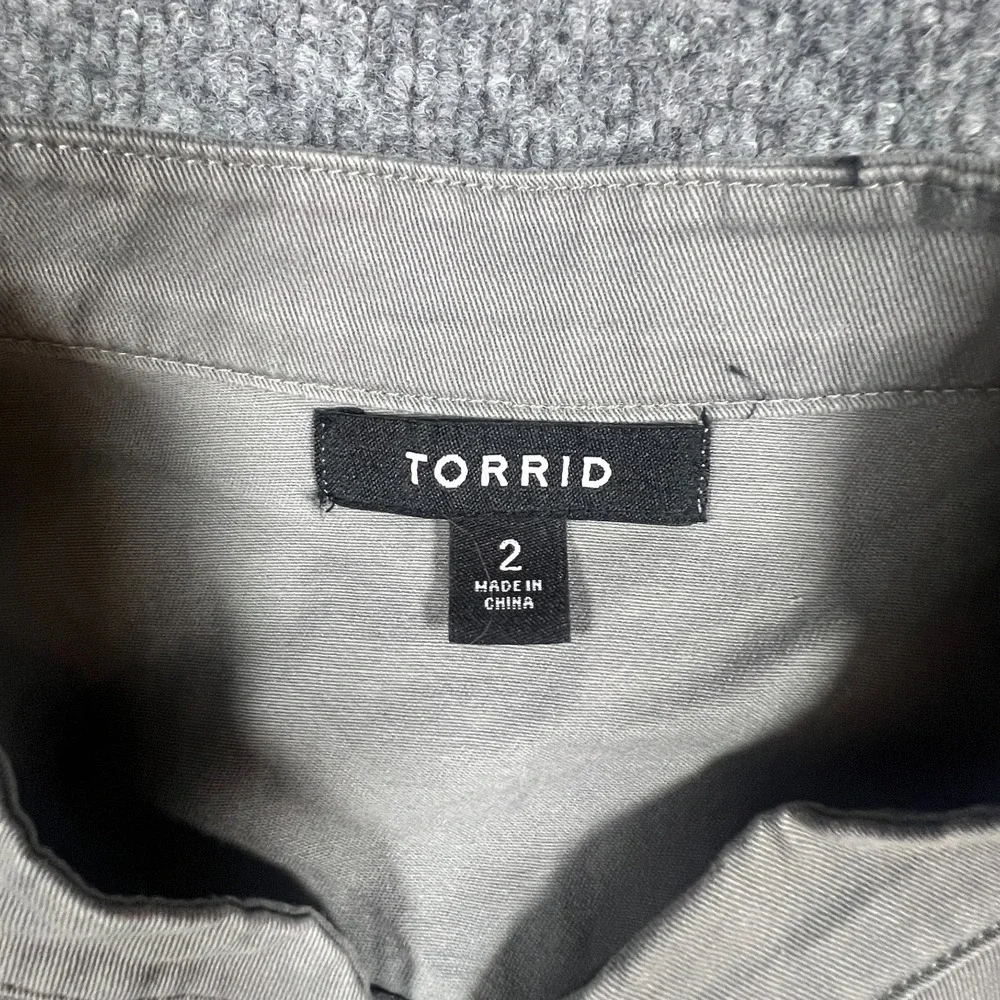 Torrid Twill Fabric Mixed Anorak Womens 2 Gray Cotton Button Front‎ Long Sleeves